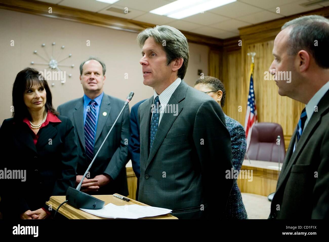 Apr 02, 2008 - Sacramento, California, Stati Uniti d'America - Attore Cole di Gary parla di sua figlia con autismo durante una conferenza stampa presso il Campidoglio a svelare un pacchetto legislativo di nove fatture per combattere l'aumento nella diagnosi di bambini con disturbi dello spettro autistico, Mercoledì, Aprile 2, 2008. (Credito Foto Stock