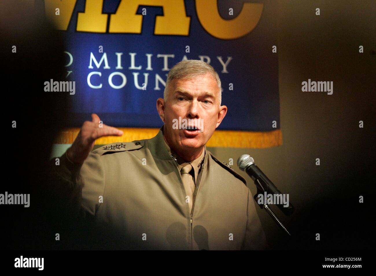 Il 19 novembre 2008, San Diego , CA,-.USMC Generale James CONWAY, il comandante dei Marines, indirizzata la maggiore San Diego militare Consiglio Consultivo Mercoledì 11/19/2008 credito obbligatorio: Foto da JOHN GIBBINS/San Diego Union-Tribune/ZUMA premere. Copyright 2008, Foto Stock
