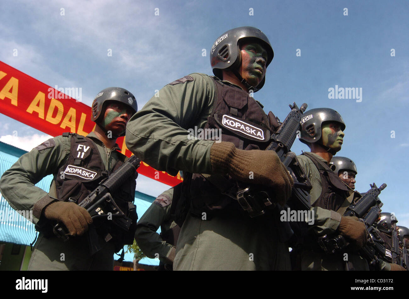 Naval Special Warfare personel o 'Kopaska' stand in una formazione durante una cerimonia di 46 anni di anniversario di Jakarta, Indonesia. Marzo 31,2008.La indonesiana e Stati Uniti Marine sarà condotta un esercizio congiunto il cui nome in codice è "Impegno navale attività (NEA) 2008'.L'esercizio congiunto il nome in codice di NEA Foto Stock