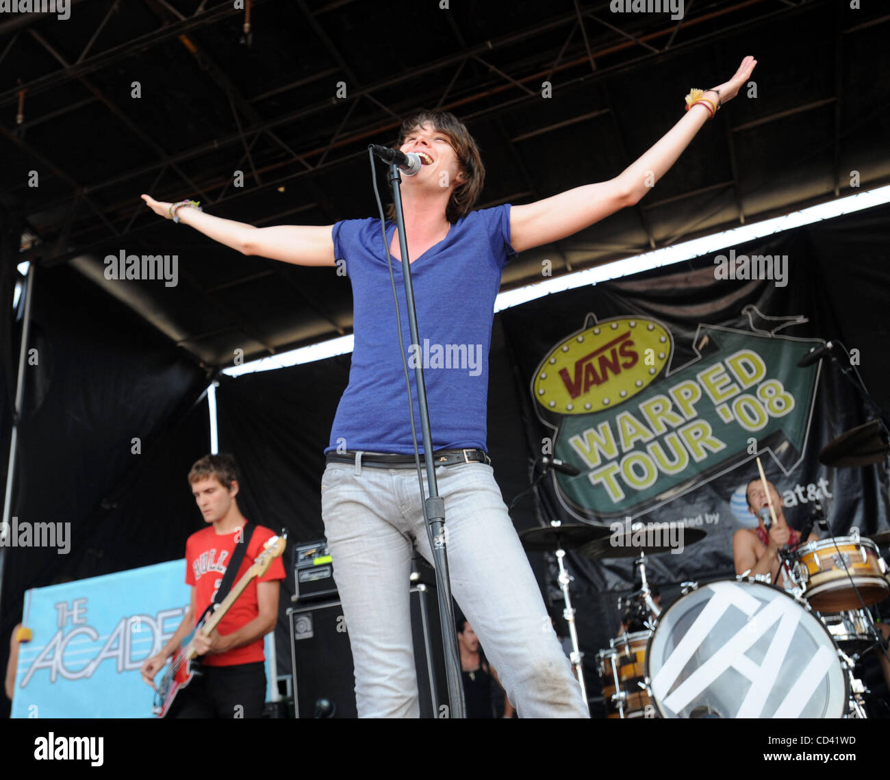 Jul 14, 2008 - Charlotte, North Carolina, Stati Uniti d'America - Musicisti l'Accademia si esibisce dal vivo come parte del 2008 Vans warped tour che ha avuto luogo presso l'Anfiteatro Verizon Wireless si trova a Charlotte. Copyright 2008 Jason Moore. Credito: Jason Moore Foto Stock