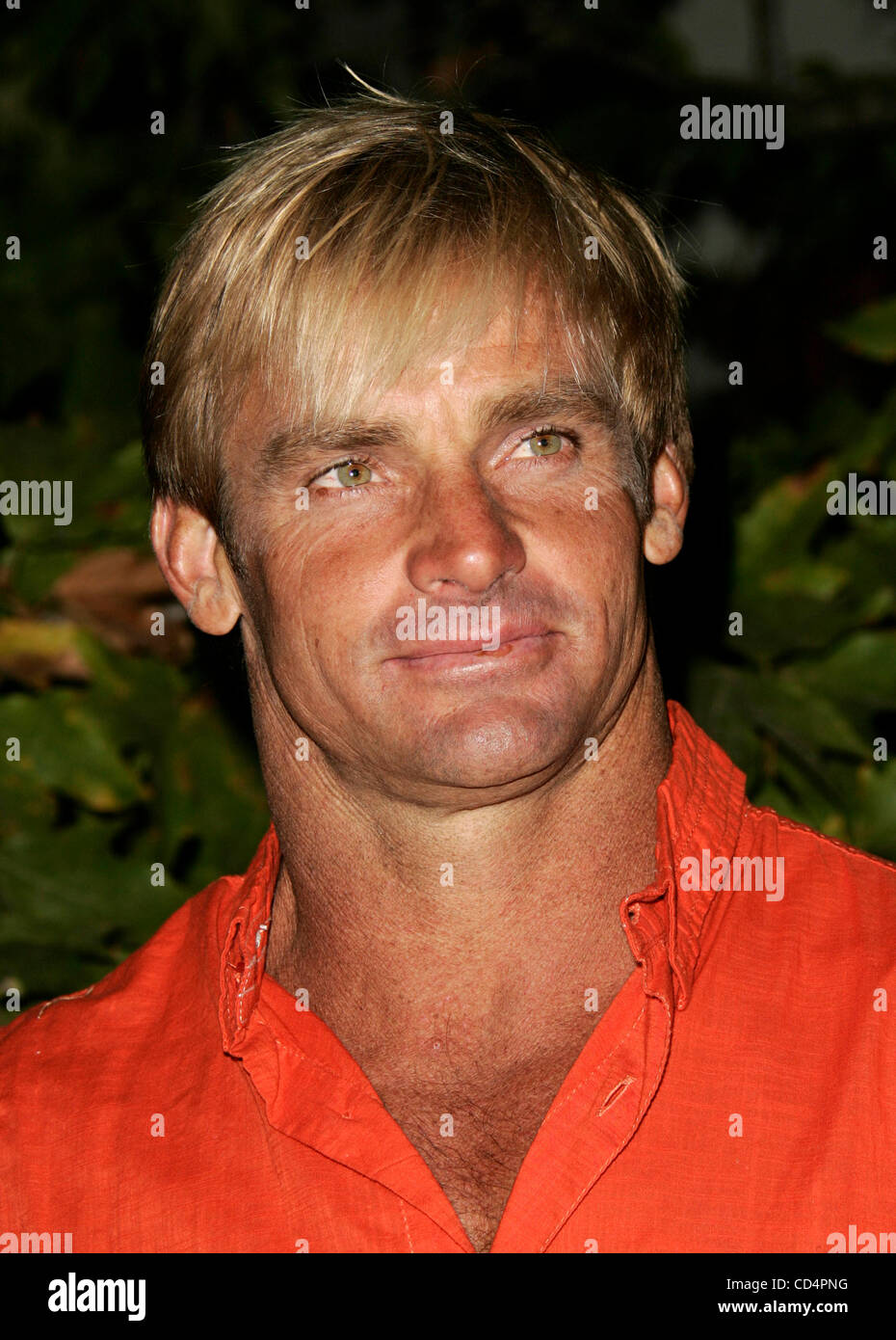 Oct 18, 2008 - Pacific Palisades, California, Stati Uniti d'America - surfista Laird Hamilton arrivando all'Oceana annuale del Premio Partner gala tenutosi presso una casa privata. (Credito Immagine: © Lisa O'Connor/ZUMA Press) Foto Stock