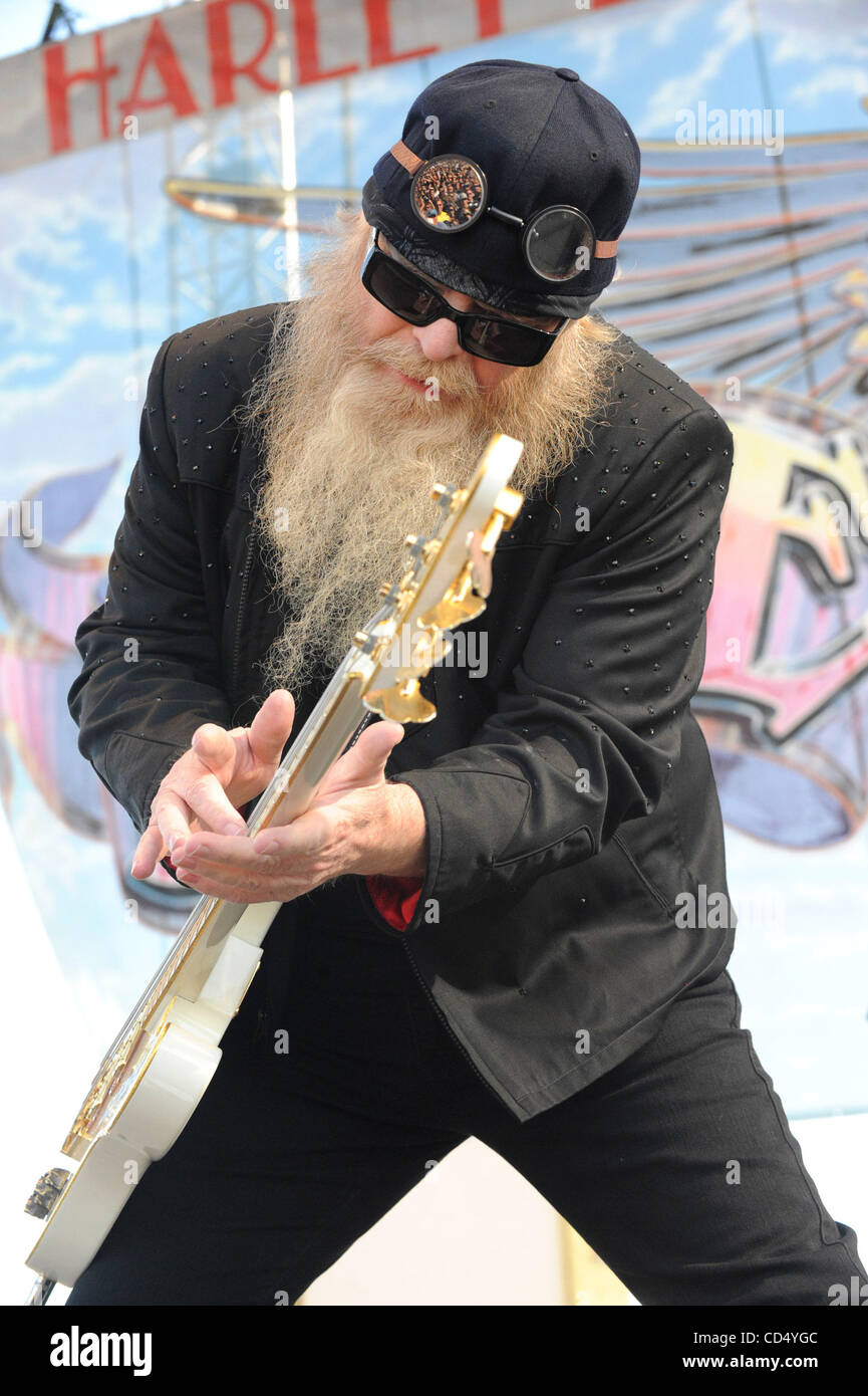 Oct 26, 2008-Pomona, CALIFORNIA, STATI UNITI D'AMERICA-musicista collina polveroso di ZZ Top in Love Ride 25, Pomona fiera. (Credito Immagine: cr Scott Mitchell/ZUMA premere Foto Stock