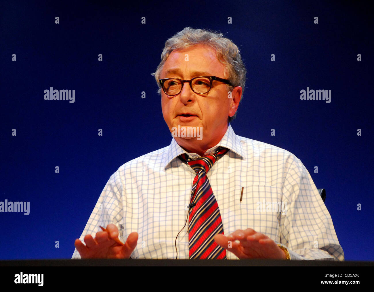 David Cromwell, riproduzione di Frank in studio, esegue durante una prova generale per la tragedia: una tragedia a Berkeley Rep, fase di spinta a Berkeley, California, giovedì 13 marzo, 2008. (Dean Coppola/Contra Costa Times) Foto Stock