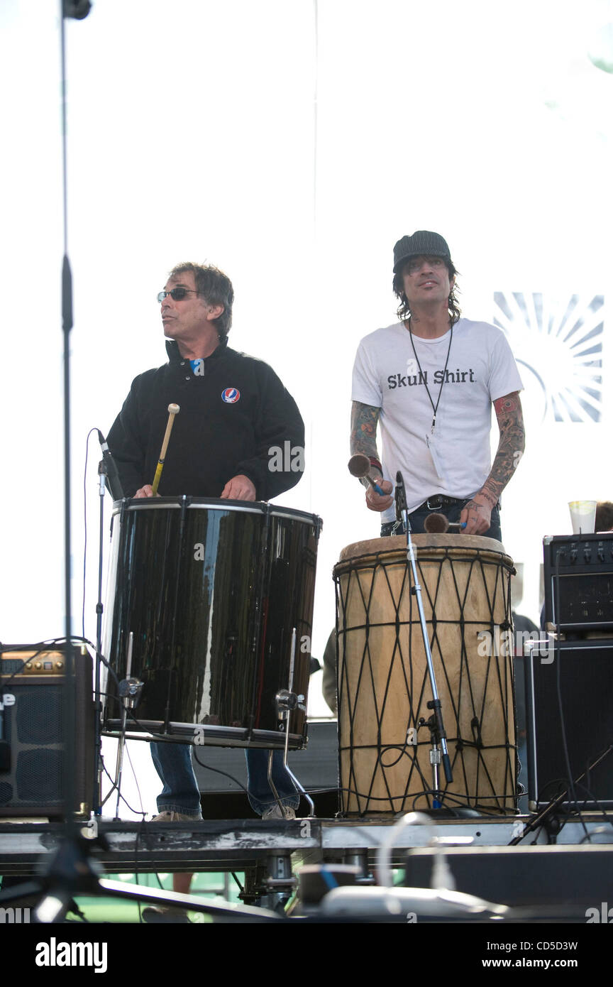 Apr 20, 2008 - San Francisco, California, Stati Uniti d'America - MICKEY HART & Tommy Lee al terzo verde annuale festival di Apple, il più grande dell'America del Earth Day celebrazione, un fine settimana di musica e di consapevolezza ambientale con otto free festival che si verificano simultaneamente al landmark sedi negli Stati Uniti. (Credito Im Foto Stock