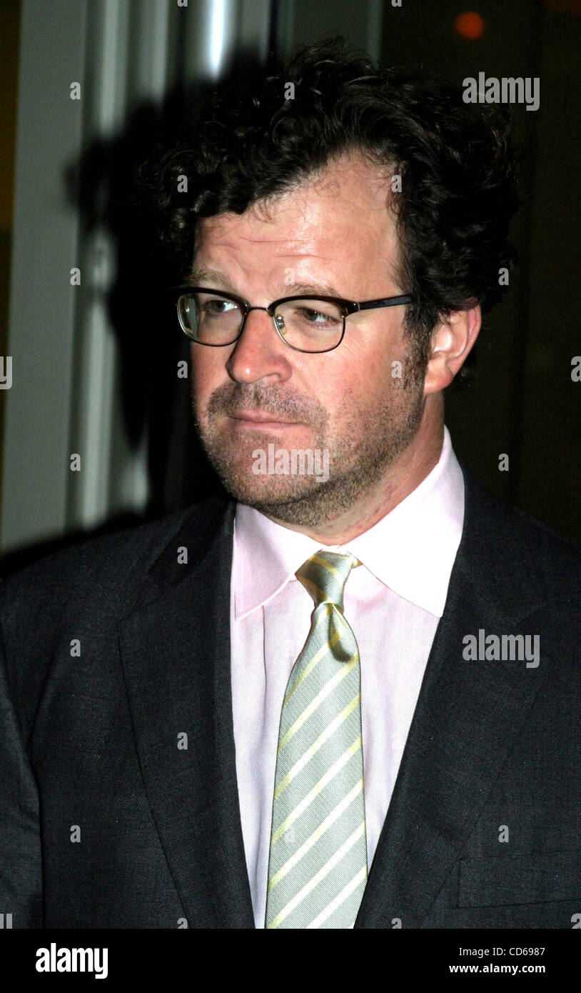 Sett. 28, 2003 - New York New York, Stati Uniti - K33093RM.Gli arrivi per ''RECENT tragici eventi'' A GIOCARE WRIGHT Theatre , NYC 09/28/2003. / KENNETH LONIGAN(Immagine di credito: Â© Rick Mackler/Globe foto/ZUMAPRESS.com) Foto Stock