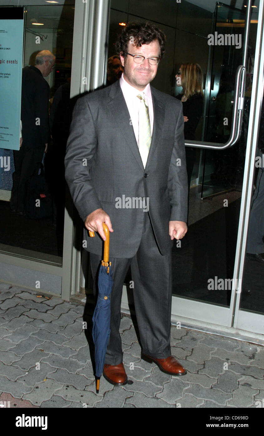 Sett. 28, 2003 - New York New York, Stati Uniti - K33093RM.Gli arrivi per ''RECENT tragici eventi'' A GIOCARE WRIGHT Theatre , NYC 09/28/2003. / KENNETH LONIGAN(Immagine di credito: Â© Rick Mackler/Globe foto/ZUMAPRESS.com) Foto Stock