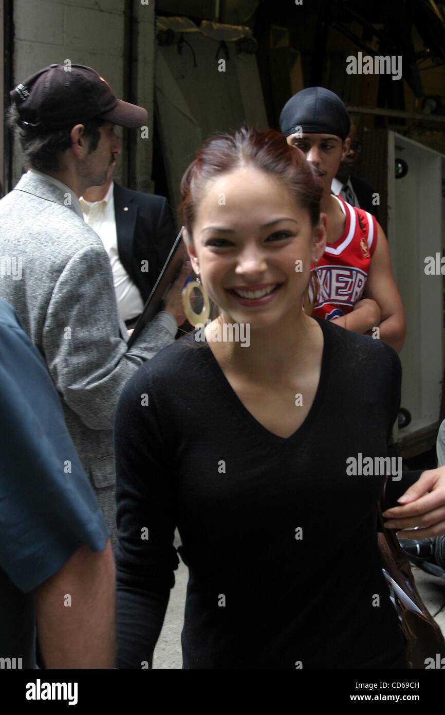 Sett. 29, 2003 - New York New York, Stati Uniti - K33096RM.partenze da vivere con Regis e Kelly al ABC STUDIOS SU AMSTERDAM, NEW YTORK New York .29/09/2003. / 2003.Kristen Kreuk(Immagine di credito: Â© Rick Mackler/Globe foto/ZUMAPRESS.com) Foto Stock