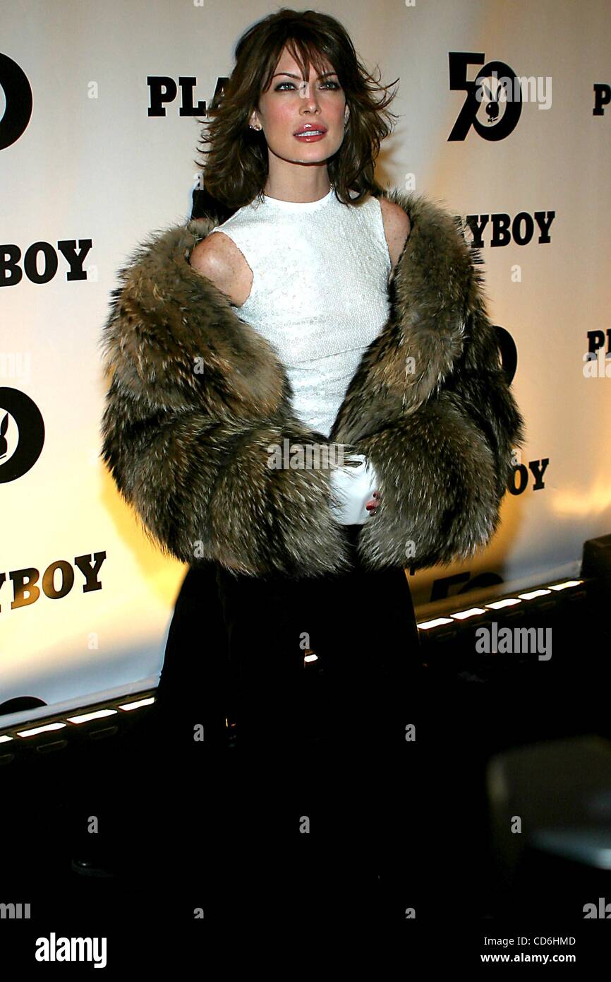 Il 4 dicembre, 2003 - New York New York, Stati Uniti - K34439RM.50ESIMO ANNIVERSARIO DI PLAYBOY all'Armory SULLA LEXINGTON AVENUE, NEW YORK New York .12/04/2003. / 2003.Lara Flynn Boyle(Immagine di credito: Â© Rick Mackler/Globe foto/ZUMAPRESS.com) Foto Stock