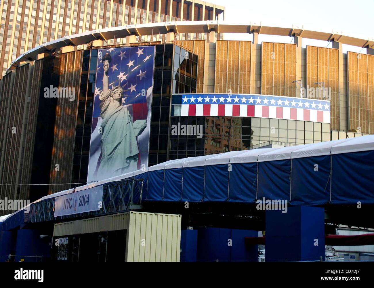 Agosto 23, 2004 - New York New York, Stati Uniti - K38901ML.Il MADISON SQUARE GARDEN SI PREPARA PER LA Convention Nazionale Repubblicana , New York New York 08/23/2004. / M.S.G(Immagine di credito: Â© Mitchell Levy/Globe foto/ZUMAPRESS.com) Foto Stock