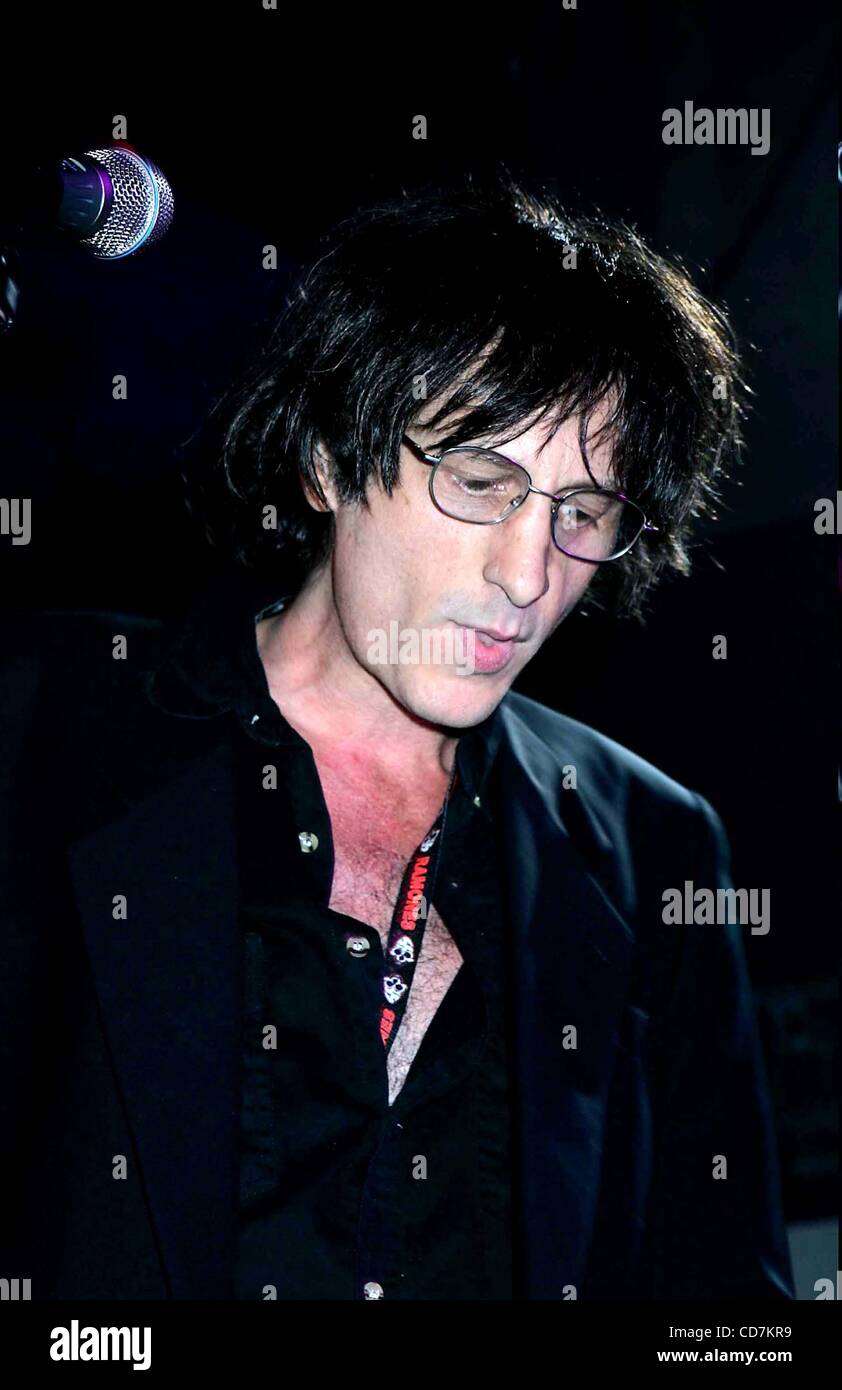 Il 9 ottobre, 2004 - New York New York, Stati Uniti - K39865RM.RAMONES FINALIZZATA ALLA RACCOLTA DI FONDI PER LA RICERCA SUL CANCRO..spirito Club, 530 WEST 27TH STREET,.New York New York..10/8/2004. / 2004.MICKEY LEE(Immagine di credito: Â© Rick Mackler/Globe foto/ZUMAPRESS.com) Foto Stock