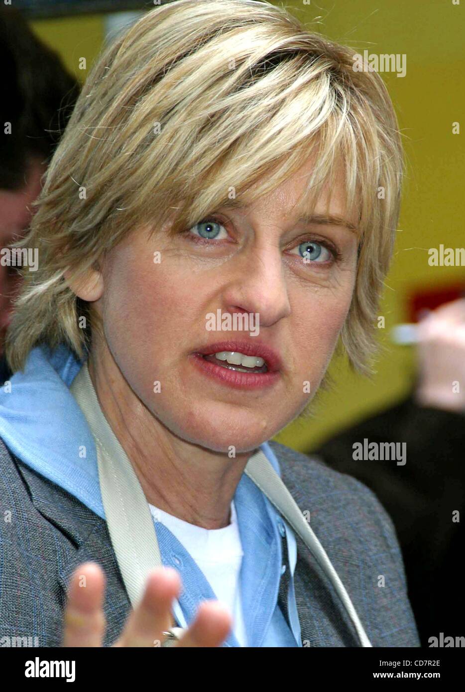 Nov. 5, 2004 - New York New York, Stati Uniti - K40269JBU.ELLEN DEGENERES è il completamento di un compito per ''L'DONALD'' per le strade di New York New York 11/05/2004.(Immagine di credito: Â© Judie Burstein/Globe foto/ZUMAPRESS.com) Foto Stock