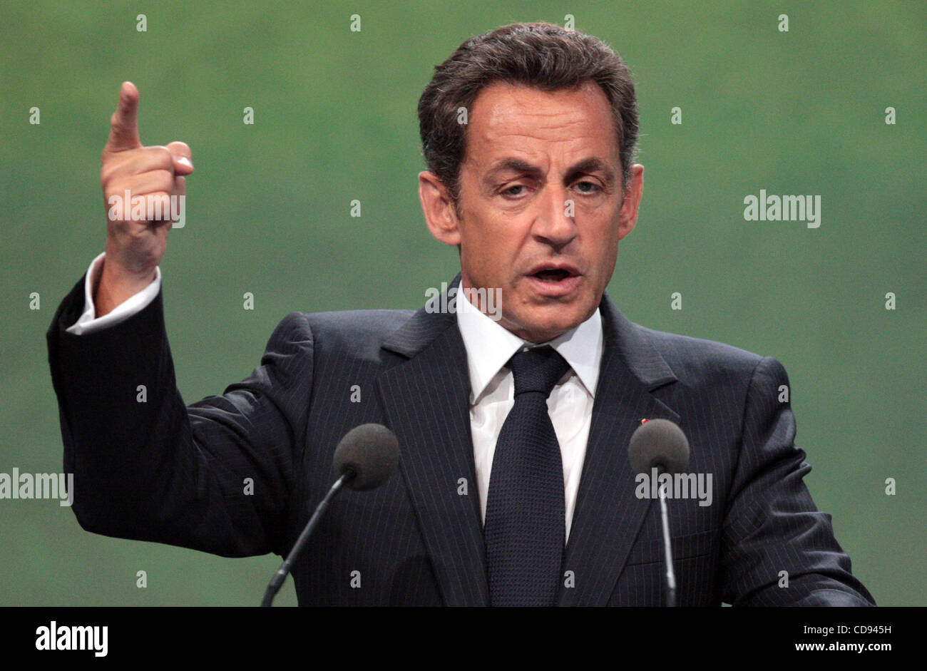 Il Presidente francese Nicolas Sarkozy assiste San Pietroburgo International Economic Forum. Foto Stock