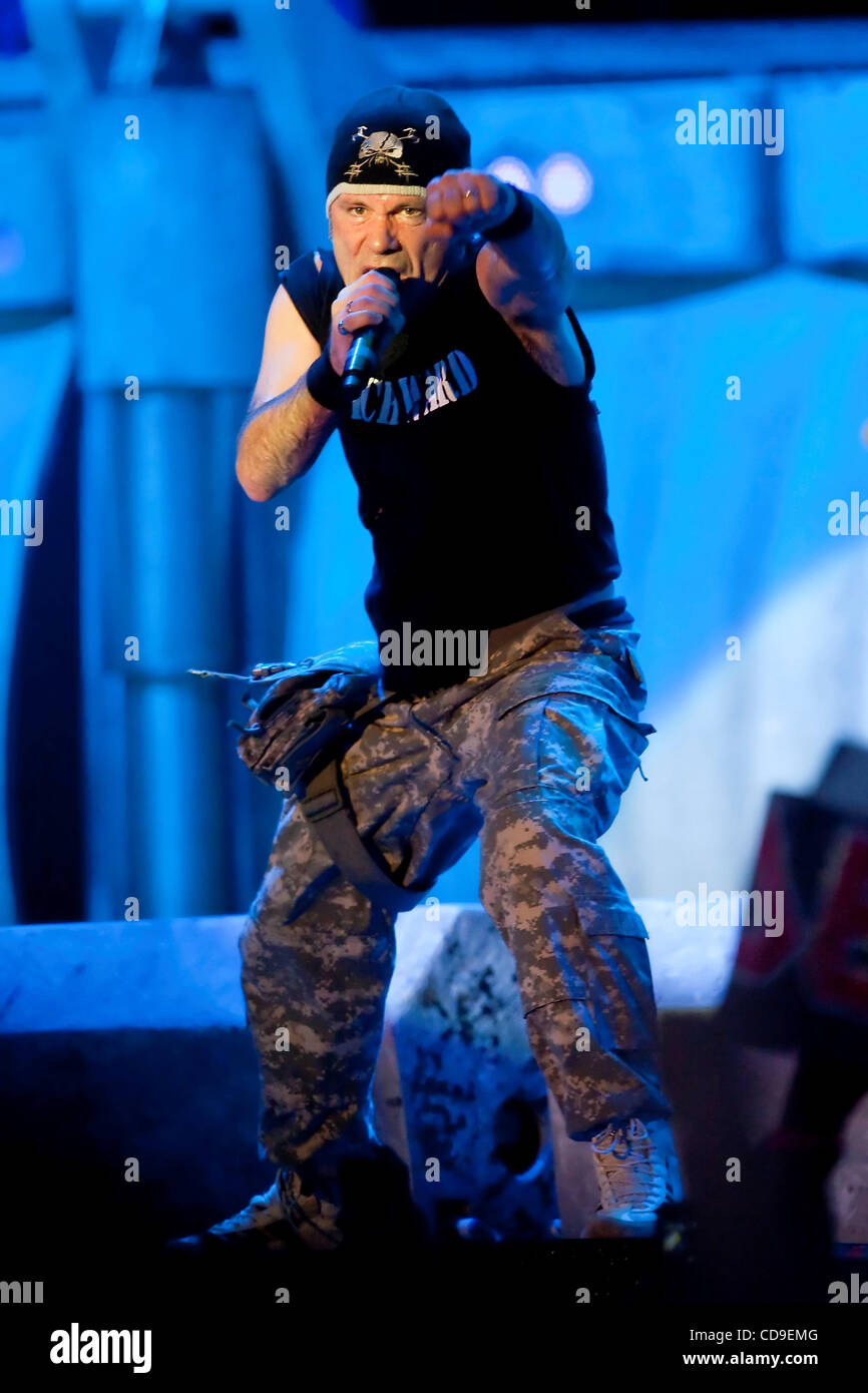 Bruce Dickinson, lead singer degli Iron Maiden, suona dal vivo presso Cisco Ottawa Bluesfest in Ontario, Canada. Bluesfest è uno dei più grandi festival di musica in tutto il mondo viene eseguito dal 6 luglio a 18th. (Credito Immagine: © Leon Svizz/Southcreek globale/ZUMApress.com) Foto Stock