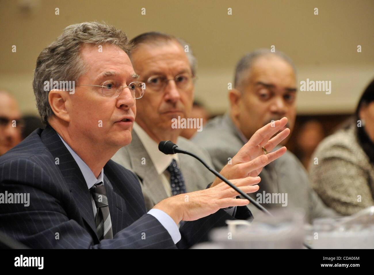 Jul 29, 2010 - Washington, Distretto di Columbia, Stati Uniti - KEN Cook, presidente dell' ambiente di lavoro gruppo, testimonia durante una casa Comitato su energia e commercio audizione in un nuovo prodotti chimici tossici atto di sicurezza. (Credito Immagine: Â© Jay Mallin/ZUMApress.com) Foto Stock