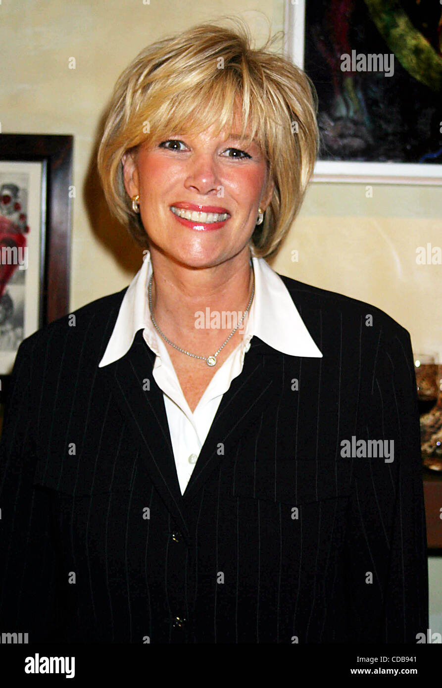 JOAN LUNDEN ..K29888JBU SD0404.APERTURA PARTE DELLA SUA FLAGSHIP STORE.7 WEST 56TH STREET, New York New York. / 2003(Credit Immagine: Â© Judie Burstein/Globe foto/ZUMAPRESS.com) Foto Stock