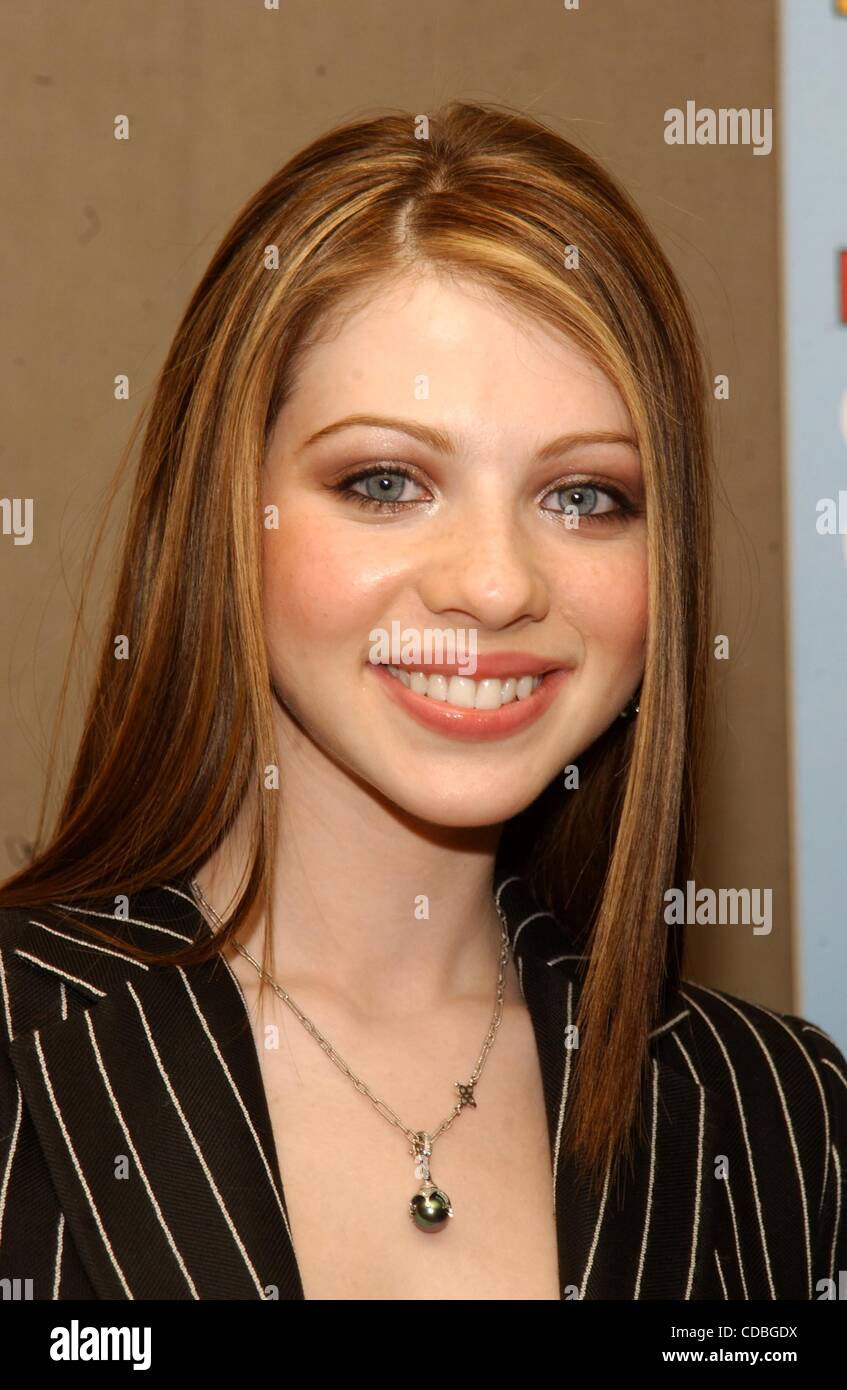 K29248AR.TEEN POPOLARE DI 5TH ANNUAL AWARDS LUNCHEON.TIME LIFE Building, New York New York 02/24/2003. / 2003....Michelle Trachtenberg(Immagine di credito: Â© Andrea Renault/Globe foto/ZUMAPRESS.com) Foto Stock