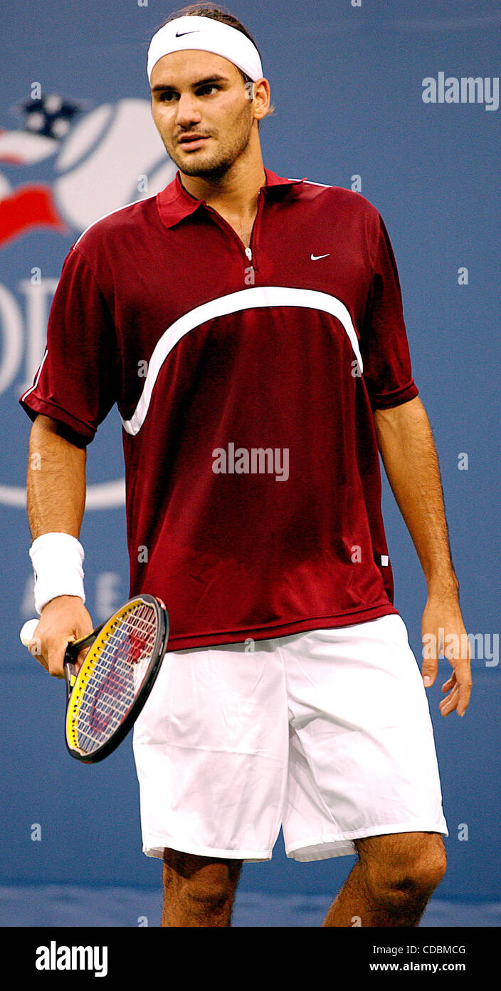 ROGER FEDERER.K32546AR .2003 US OPEN DI TENNIS A Arthur Ashe Stadium di FLUSHING QUEENS, New York New York .9/4/2003 . / 2003(Credit Immagine: Â© Andrea Renault/Globe foto/ZUMAPRESS.com) Foto Stock