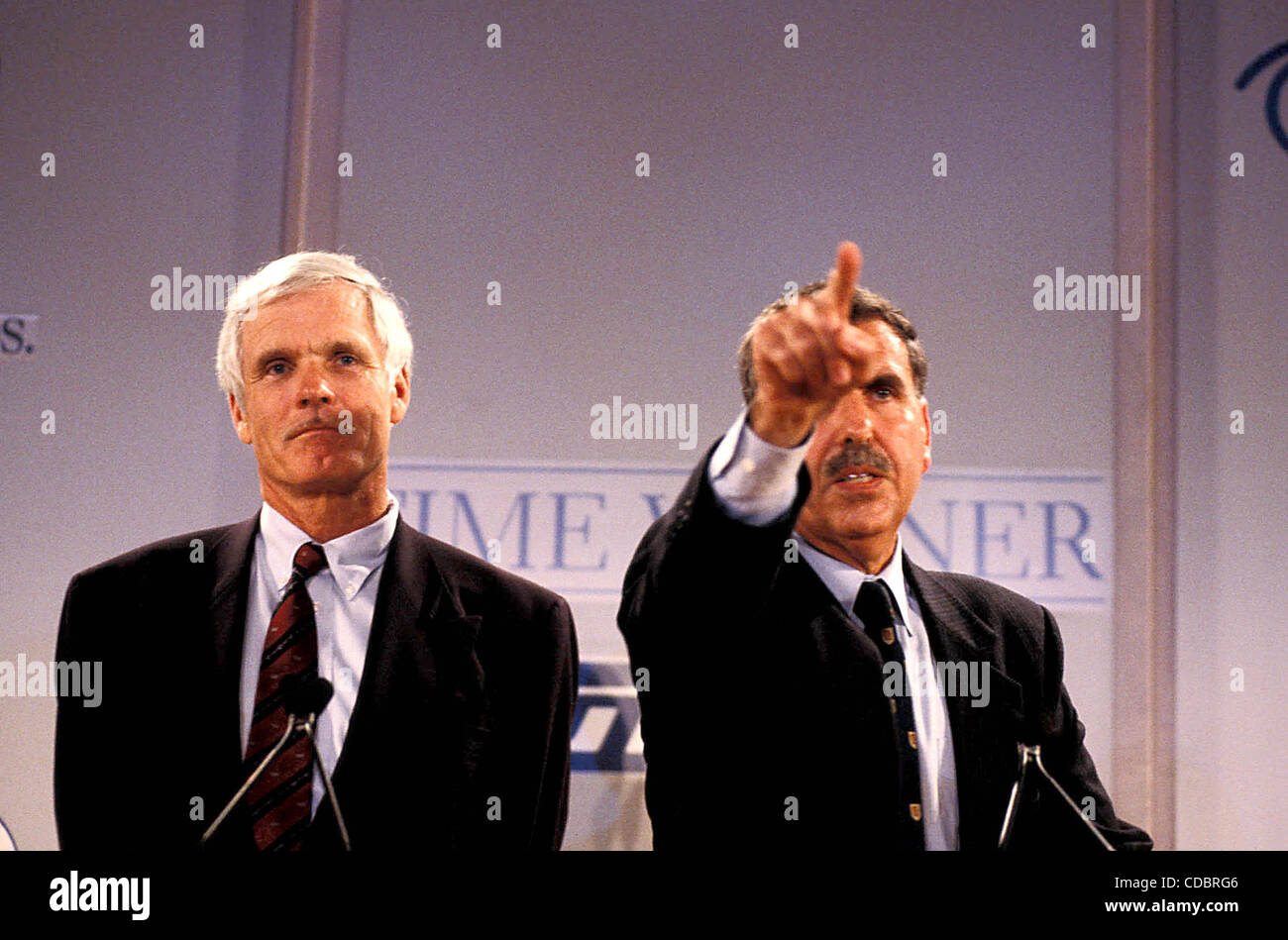 K2651AR SD0922.TIME WARNER e Turner Broadcasting fusione..TED TURNER E GERALD LEVIN.. / 1995.TEDTURNERRETRO(Immagine di credito: Â© Andrea Renault/Globe foto/ZUMAPRESS.com) Foto Stock