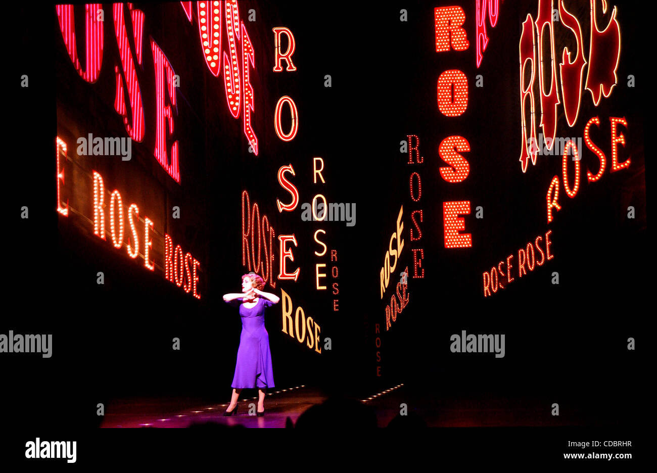 K30362AR.Curtain Call per Broadway apertura notturna del ''zingaro'' AL SHUBERT Theatre di New York New York.5/1/2003. / 2003(Credit Immagine: Â© Andrea Renault/Globe foto/ZUMAPRESS.com) Foto Stock