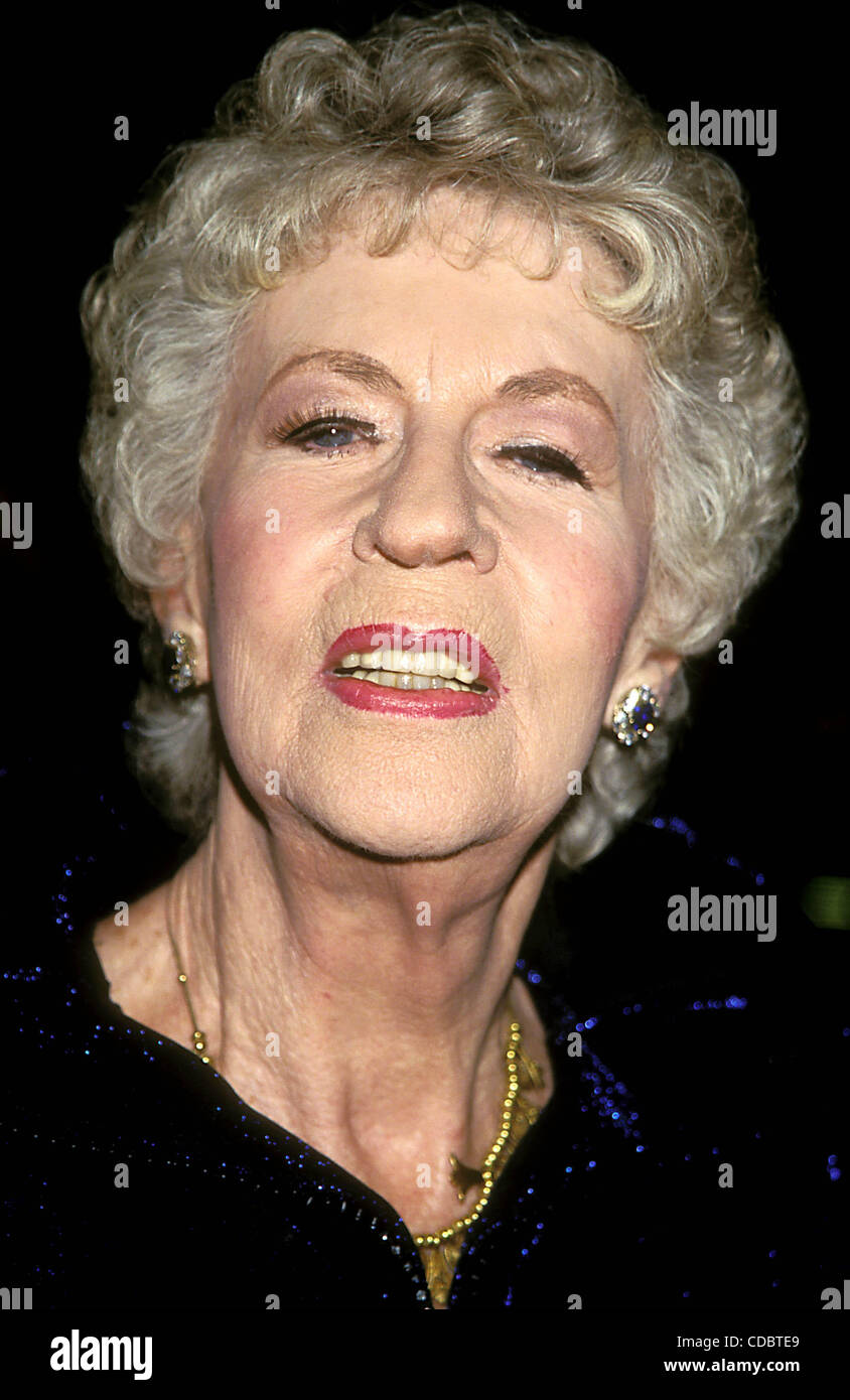 K15847AR SD0606.'99 Tony Awards al Gershwin Theatre di New York New York.UTA HAGEN. / 1999.UTAHAGENRETRO(Immagine di credito: Â© Andrea Renault/Globe foto/ZUMAPRESS.com) Foto Stock