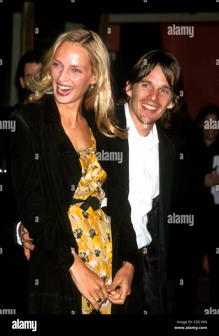 K20069AR SD10/11/2000.Spazio per crescere nella carità asta di Christie's Rockefeller Plaza, NYC.ETHAN HAWKE e Uma Thurman.(Immagine di credito: Â© Andrea Renault/Globe foto/ZUMAPRESS.com) Foto Stock