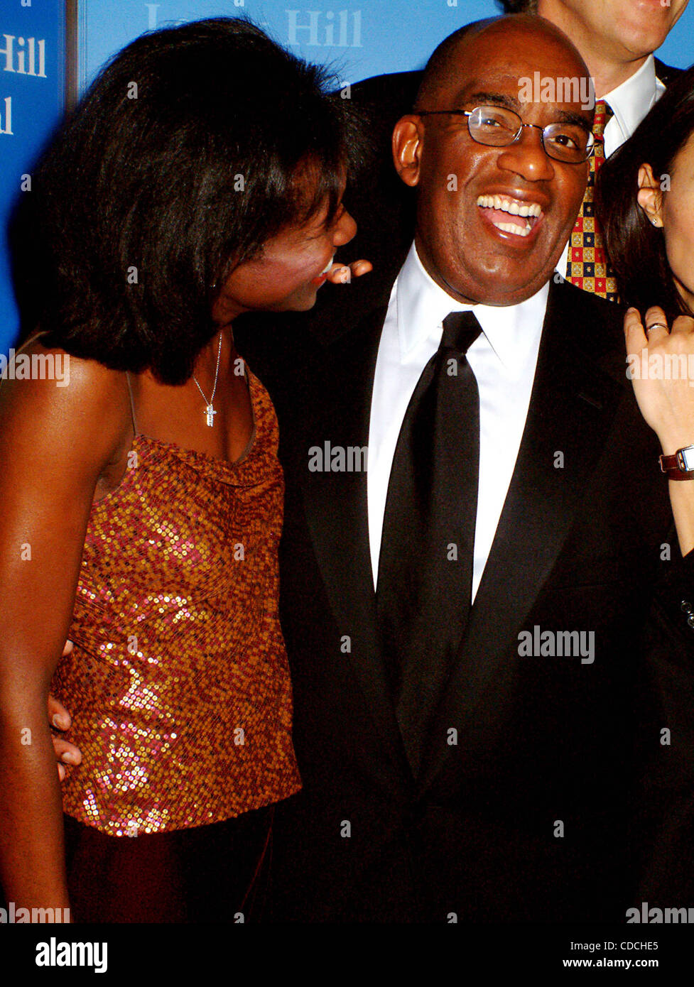 K34211ML.AL ROKER E MOGLIE DEBORAH ROBERTS frequentare il ''LENOX HILL HOSPITAL AUTUNNO 2003'' al Waldorf Astoria di New York New York .11/18/2003.(Immagine di credito: Â© Mitchell Levy/Globe foto/ZUMAPRESS.com) Foto Stock