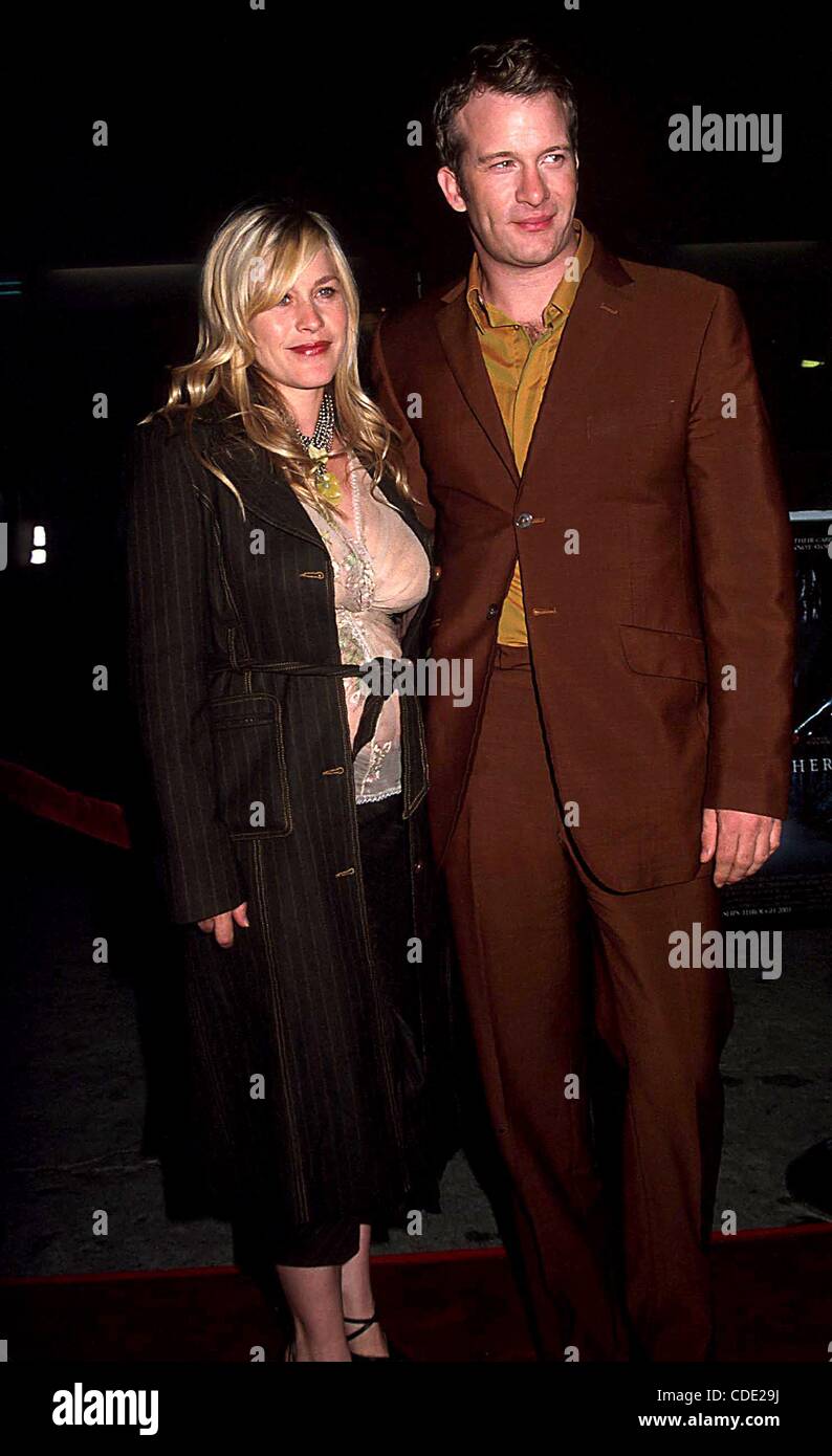 Il 1 gennaio, 2011 - Hollywood, California, Stati Uniti - Mi7498PR.DREAMCATCHER PREMIERE PRESSO IL VILLAGGIO Theatre, CA.03/19/2003. / / 2003.PATRICIA ARQUETTE E THOMAS JANE(Immagine di credito: Â© Phil Roach/Globe foto/ZUMAPRESS.com) Foto Stock