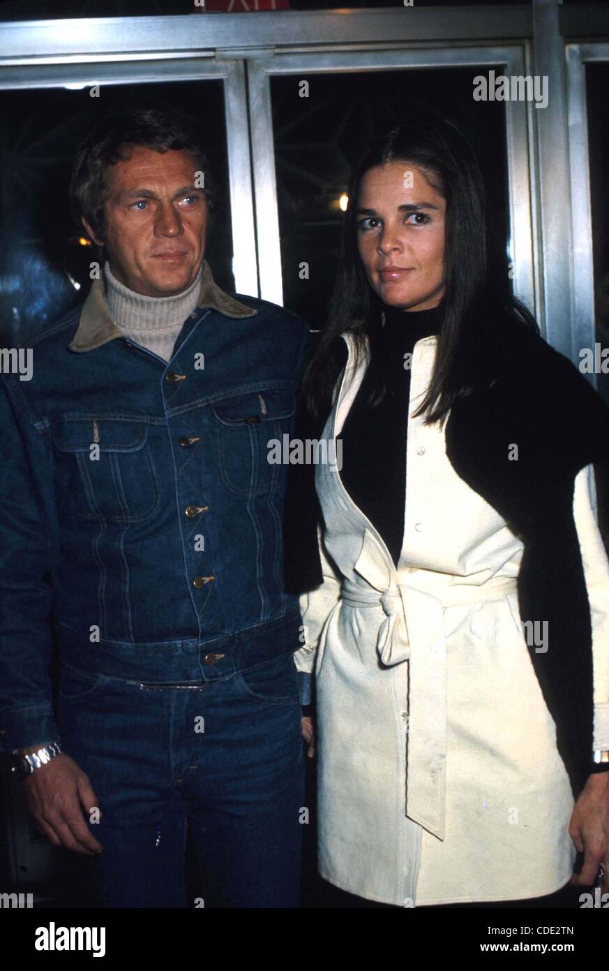 Il 1 gennaio, 2011 - Hollywood, California, Stati Uniti - STEVE MCQUEEN E ALI MACGRAW.''The Getaway'' PREMIERE 12/11/1972. / / STEVEMCQUENRETRO.(Immagine di credito: Â© Phil Roach/Globe foto/ZUMAPRESS.com) Foto Stock