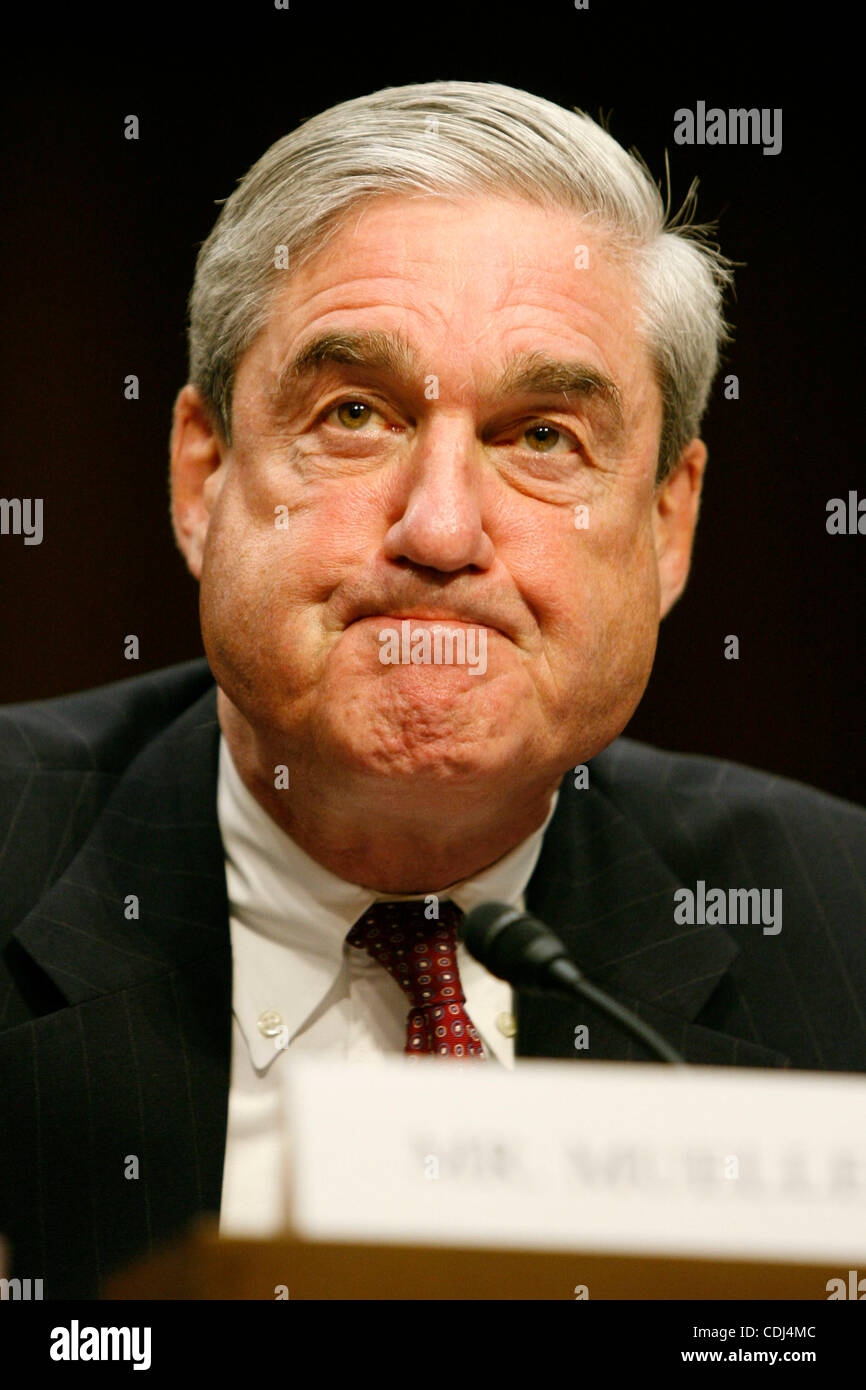 Febbraio 16, 2011 - Washington D.C, U.S. - Direttore dell'FBI Robert MUELLER testimonia davanti al Senato Intelligence audizione del Comitato sulla ''minaccia in tutto il mondo. (Credito Immagine: © James Berglie/ZUMAPRESS.com) Foto Stock