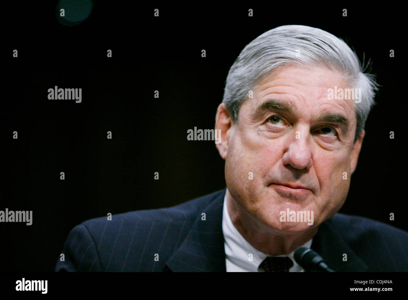 Febbraio 16, 2011 - Washington D.C, U.S. - Direttore dell'FBI Robert MUELLER testimonia davanti al Senato Intelligence audizione del Comitato sulla ''minaccia in tutto il mondo. (Credito Immagine: © James Berglie/ZUMAPRESS.com) Foto Stock