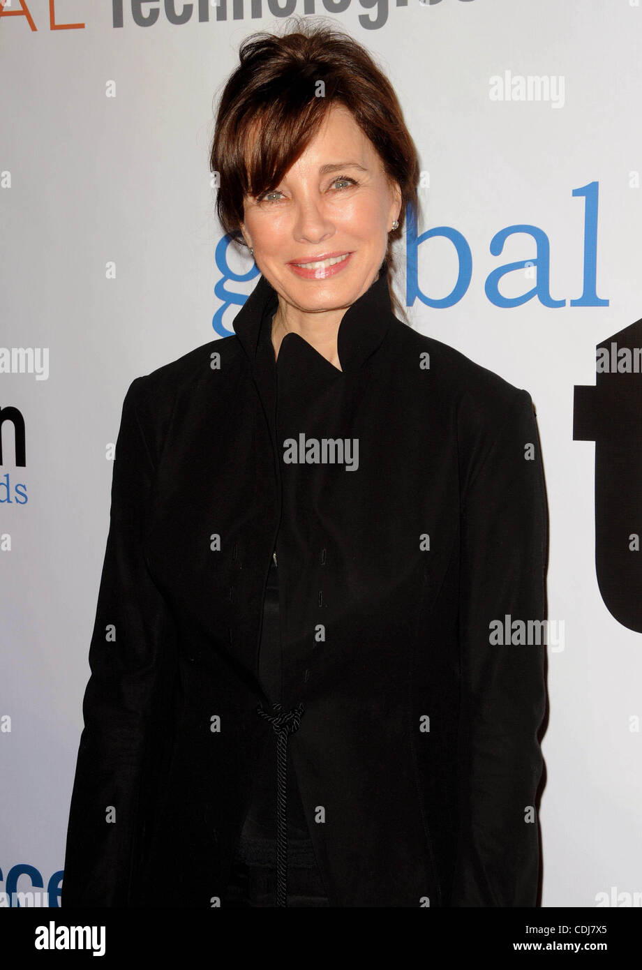 Febbraio 18, 2011 - Los Angeles, California, Stati Uniti - Anne Archer frequentando il Global Action Awards Gala tenutosi presso il Beverly Hilton Hotel di Beverly Hills, la California il 2/18/11. 2011.K67653lunga(Immagine di credito: Â© D. lunga/Globe foto/ZUMAPRESS.com) Foto Stock