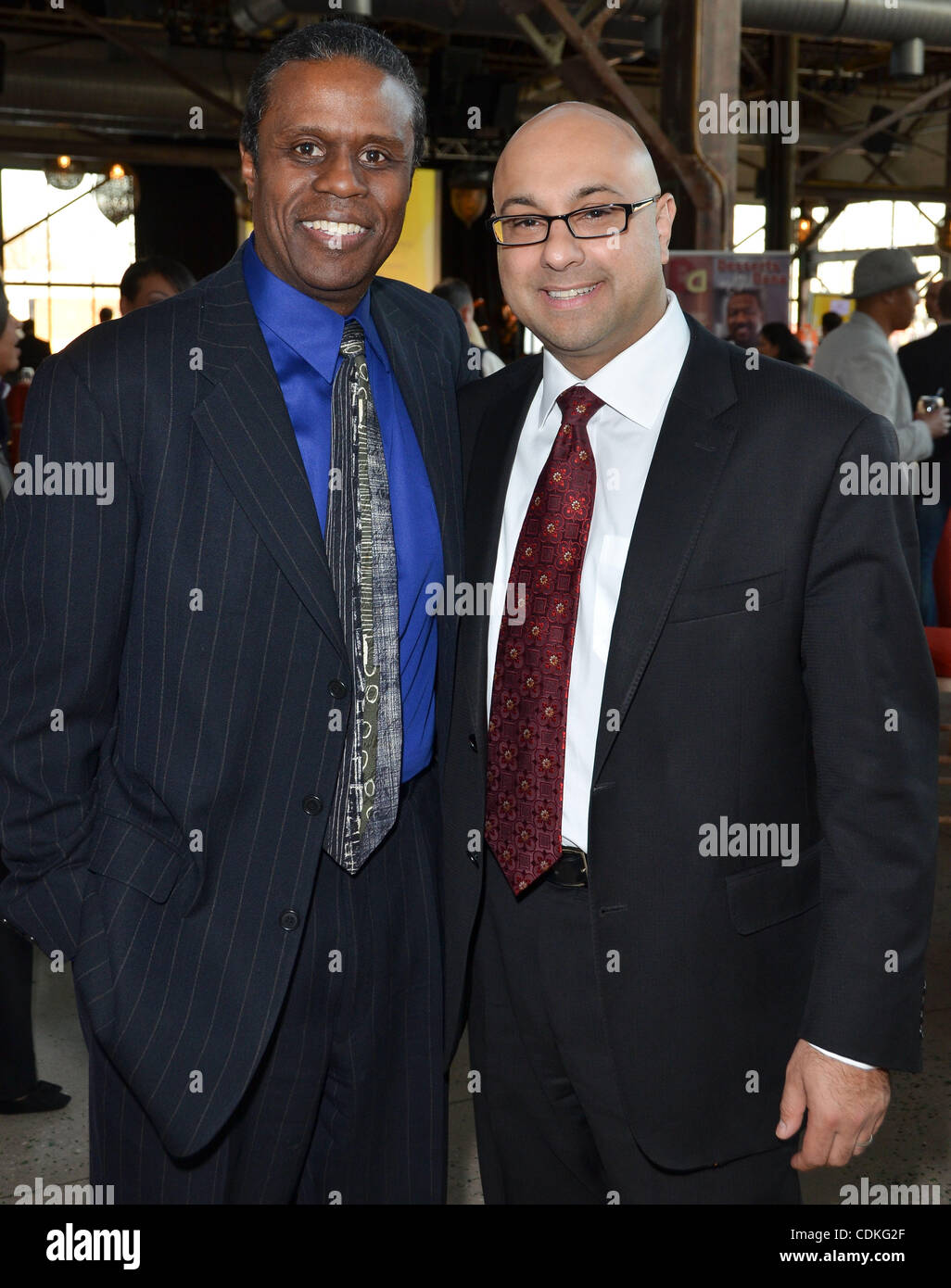 19 marzo 2011, Philadelphia PA-USA-editore EARL Harvey e CNN Anchor, Ali Velshi hanno, presso la Fondazione ACHIEVEability 2011 Gala di primavera tenutosi a Philadelphia PA. (Credito Immagine: (c) Ricky Fitchett/ZUMA Premere) Fotografo: Ricky Fitchett Fonte: Ricky Fitchett Titolo: Fotografo contratto di credito: ZU Foto Stock