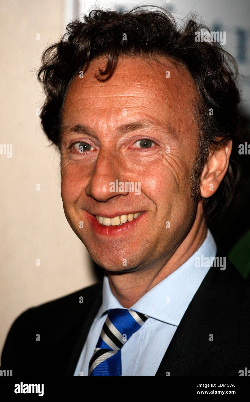 Aprile 7, 2011 - Athens, Grecia - giornalista francese Stephane Berna alla premiere del film ''Le Fil'' alla XII Francophone Film Festival di Atene. (Credito Immagine: © Aristidis Vafeiadakis/ZUMAPRESS.com) Foto Stock