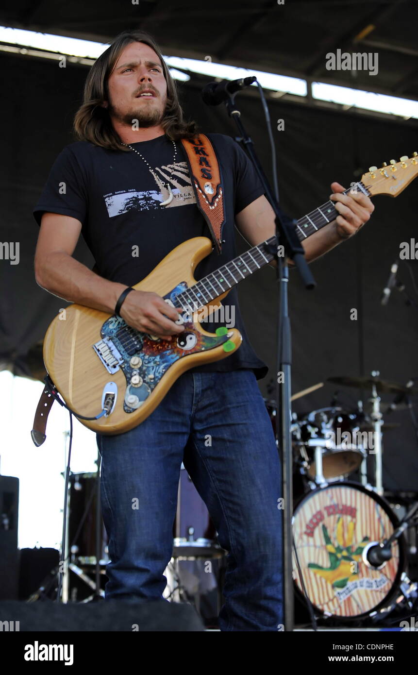 Paese di registrazione musicale e artista figlio di Willie Nelson, Lukas Nelson ha svolto un concerto dal vivo durante la parte di Willie Nelson Paese dell'evento Throwdown al Pozo Saloon in Pozo,CA. il 25 giugno 2011.(Immagine di credito: © Giovanni Pyle/Cal Sport Media/ZUMAPRESS.com) Foto Stock