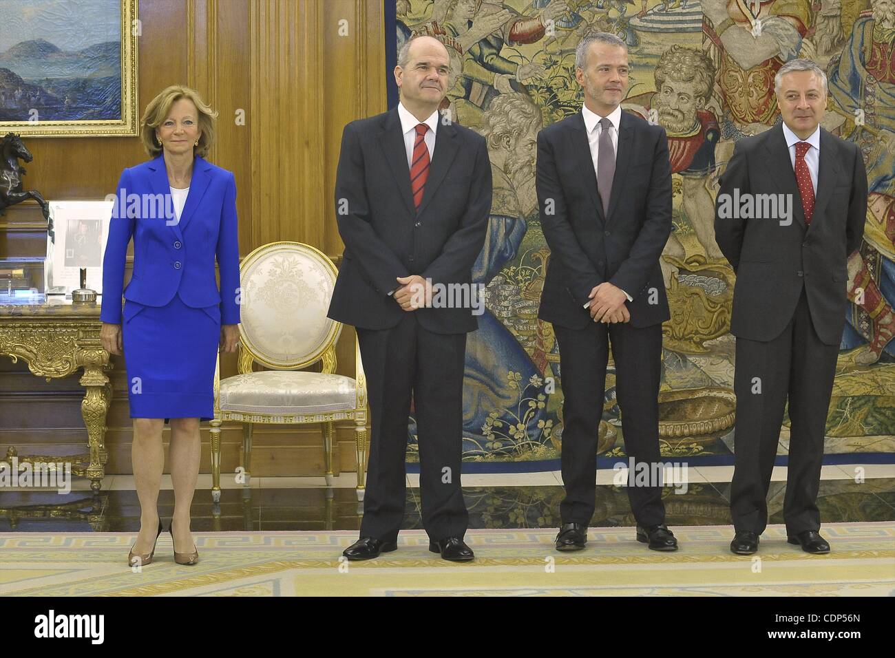 Luglio 12, 2011 - Madrid, Spagna - JOSE BIANCO, Antonio Camacho, Elena SALGADO e MANUEL CHAVES nuovi ministri firmare il giuramento di ufficio come il Re e la regina di Spagna, il presidente spagnolo e il Ministro spagnolo della Giustizia il nostro benvenuto ai nuovi ministri al Palazzo Zarzuela. (Credito Immagine: © Jack Abuin/ Foto Stock