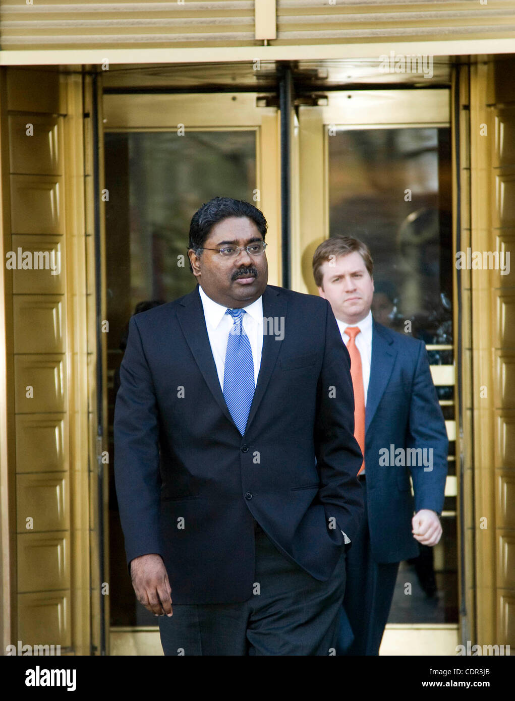 FILE FOTO - RAJ RAJARATNAM, ex hedge-fund tycoon e Galeone Group LLC co-fondatore è stato trovato colpevole su tutti e 5 i conteggi di cospirazione e 9 conteggi di valori mobiliari la frode. Rajaratnam è stato condannato per un periodo di sette anni di cospirazione per il commercio su informazioni privilegiate da dirigenti aziendali, banchieri, consulta Foto Stock