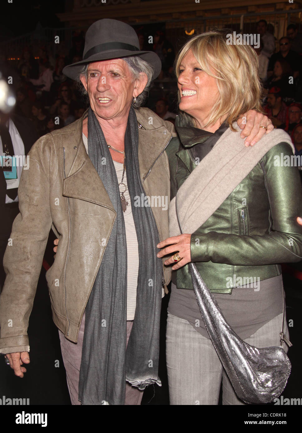 7 maggio 2011 - Anaheim, California, Stati Uniti - Keith Richards & moglie arriva per la premiere del film "Pirati dei Caraibi: il forestiero maree" tenutosi a Disneyland. (Credito Immagine: © Lisa O'Connor/ZUMAPRESS.com) Foto Stock