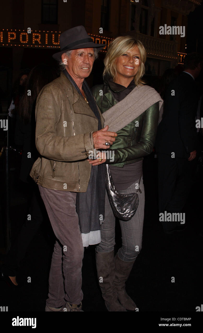 7 maggio 2011 - Hollywood, California, Stati Uniti - KEITH RICHARDS & Data assistere alla premiere di ''I Pirati dei Caraibi: il forestiero maree'' a Disneyland di Anaheim , Ca maggio su 7,2011(Immagine di credito: Â© Phil Roach/Globe foto/ZUMAPRESS.com) Foto Stock