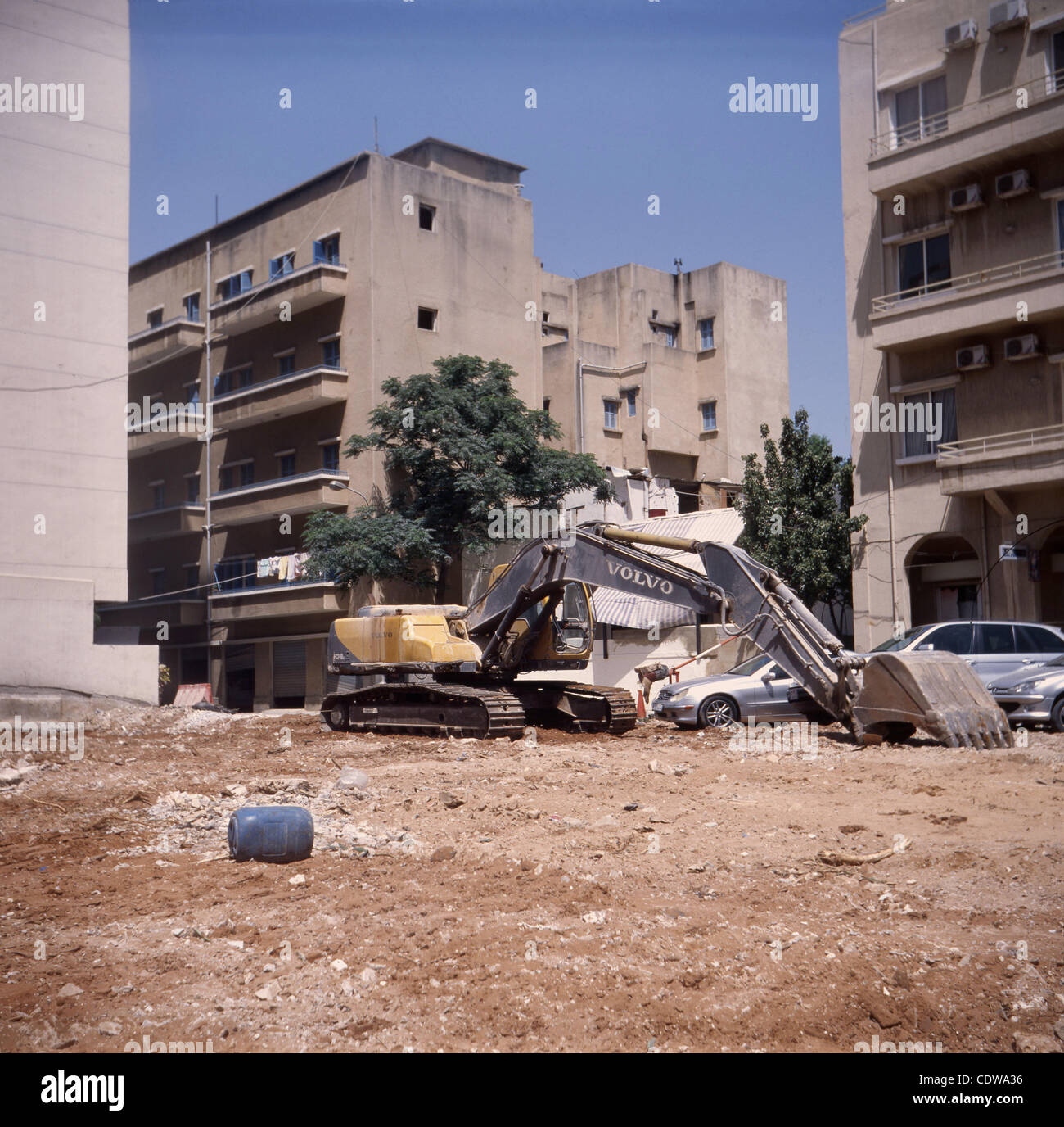 Giugno 17, 2011 - Beirut, Libano - di nuova costruzione la Rue de Damas - Linea Verde, Beirut0. Morfogenesi della Linea Verde / guerra civile libanese 1975-1991.'' a Beirut la distruzione ha avuto un ventennio, sedici anni di guerra più cinque di demolizione e ricostruzione è previsto di prendere thirt Foto Stock