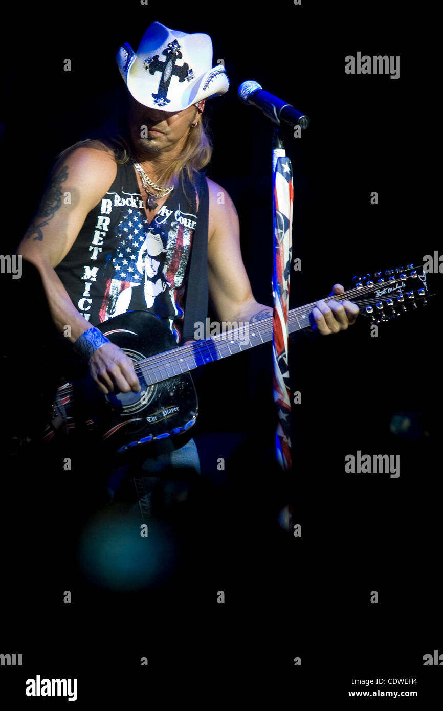 15 maggio 2011 - Scottsdale, Arizona, Stati Uniti - cantante Bret Michaels esegue durante l'evento di beneficenza "Rock the Waterfront" a beneficio della gioventù locale presso il lungomare di Scottsdale in Scottsdale. (Credito Immagine: © Gene inferiore/Southcreek globale/ZUMAPRESS.com) Foto Stock