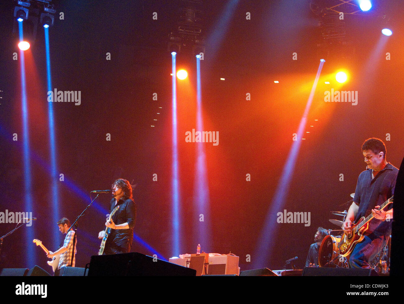 Ottobre 17, 2011 - San Diego, California, Stati Uniti d'America - Dave Grohl della rock band Foo Fighters esegue a Viejas Arena a San San Diego State University Martedì, Ottobre 17, 2011. (Photo Credit: © K.C. ALFRED/ZUMA PRESS) Foto Stock