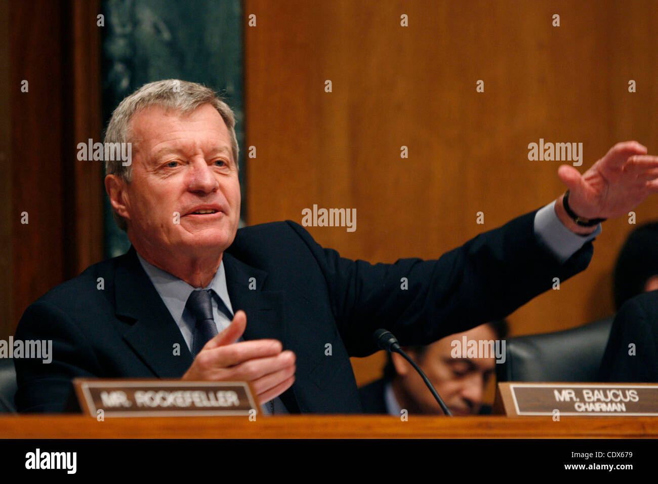 12 maggio 2011 - Washington D.C, U.S. - Il senatore MAX BAUCUS sedie commissione delle Finanze del Senato audizione su ''Olio e Gas incentivi fiscali e l'aumento dei prezzi dell'energia. (Credito Immagine: © James Berglie/ZUMAPRESS.com) Foto Stock