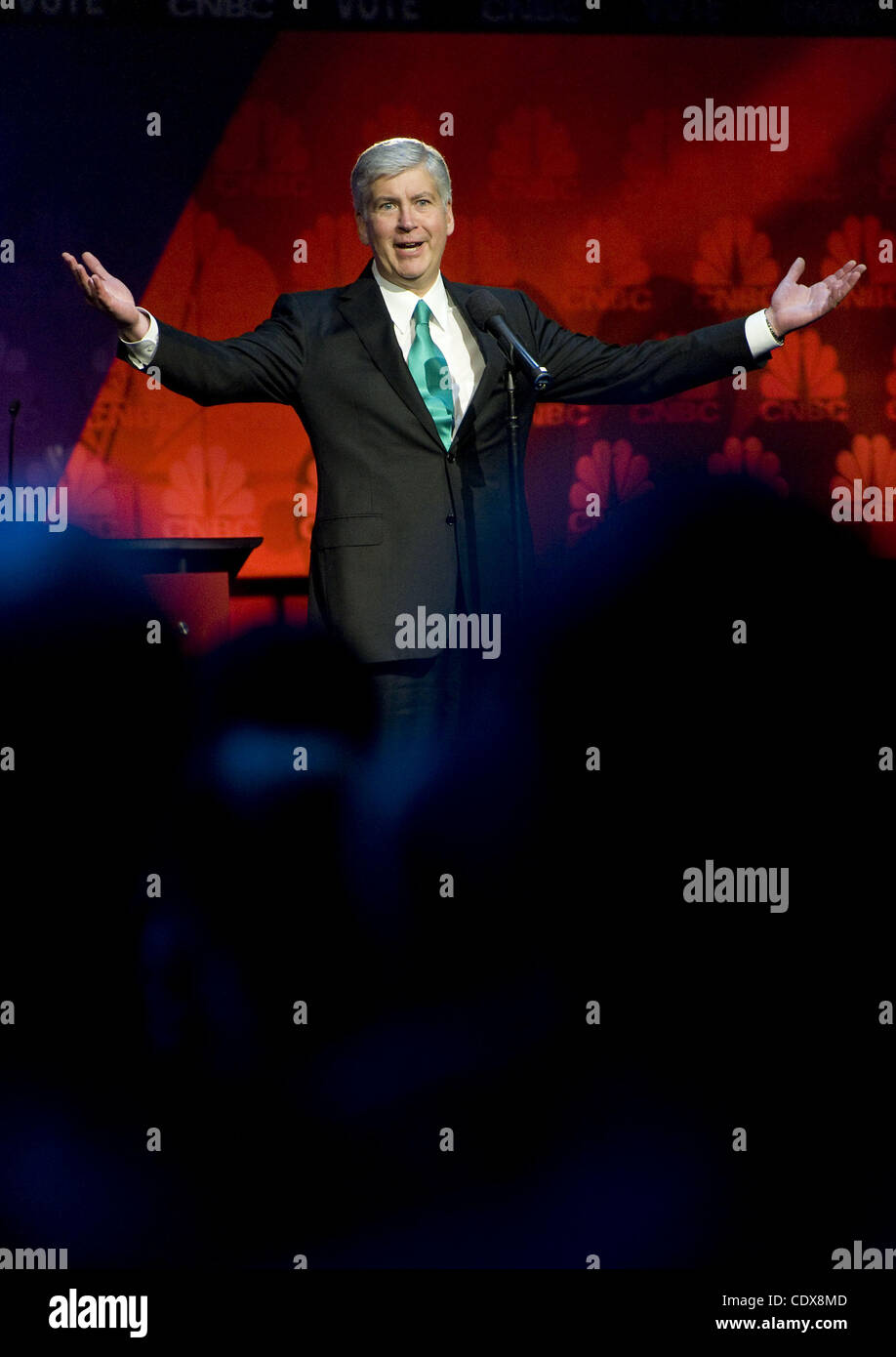 Nov. 9, 2011 - Rochester, Michigan, Stati Uniti - Michigan governatore Rick Snyder parla prima di iniziare un repubblicano dibattito presidenziale ospitato da CNBC a Oakland University di Rochester, mi il Nov 9, 2011. (Credito Immagine: © Mark Bialek/ZUMAPRESS.com) Foto Stock