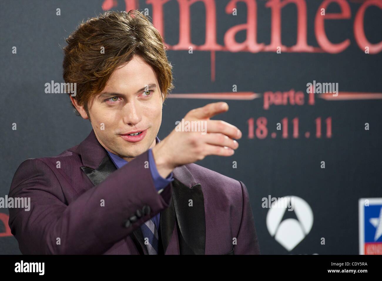 28 ottobre 2011 - Madrid, Spagna - Attore Jackson Rathbone assiste il Twilight Saga: Rottura dell'Alba - Parte 1, fan riuniti a Kinepolis cinema di Madrid (credito Immagine: © Jack Abuin/ZUMAPRESS.com) Foto Stock