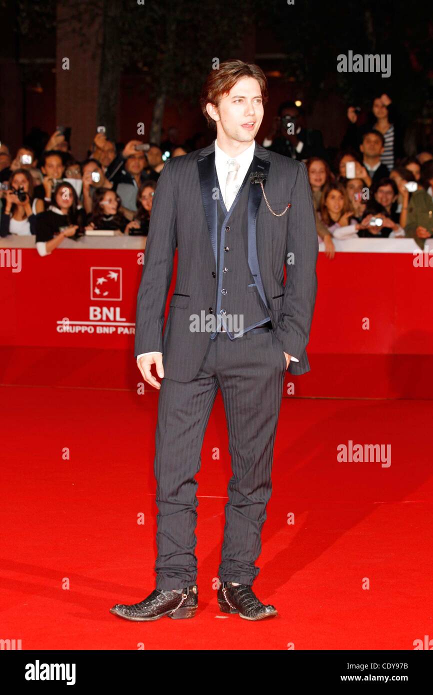 Ottobre 30, 2011 - Hollywood, California, Stati Uniti - JACKSON RATHBONE.(in Dolce & Gabbana).Il Twilight Saga: Rottura dell'alba Parte 1 premiere.6a Roma International Film Festival.Roma/Italia.Ottobre 30th, 2011.(Immagine di credito: © Roger Harvey/Globe foto/ZUMAPRESS.com) Foto Stock