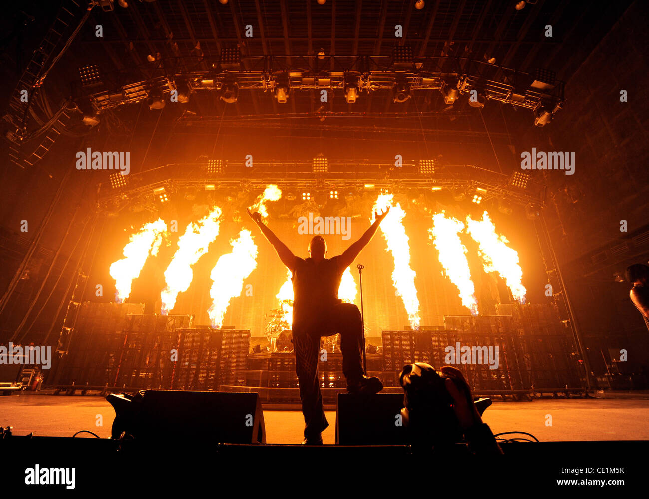 Il 10 agosto 2011 - Dallas, Texas, Stati Uniti - Cantante DAVID DRAIMAN di metallo pesante rock band disturbati suona dal vivo sul palco del Rockstar Energy Drink Mayhem Festival presso l'energia Gexa Pavillion. (Credito Immagine: © Albert Pena/Southcreek globale/ZUMAPRESS.com) Foto Stock