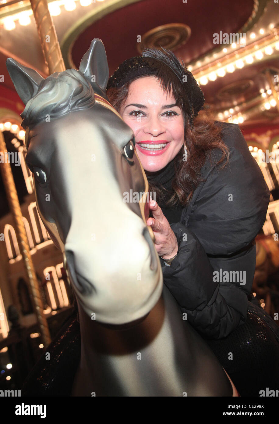 Gitta Saxx a "Ein wundervoller Winterabend' al Parco a tema Phantasialand. Bruehl, Germania - 10.12.2010 Foto Stock