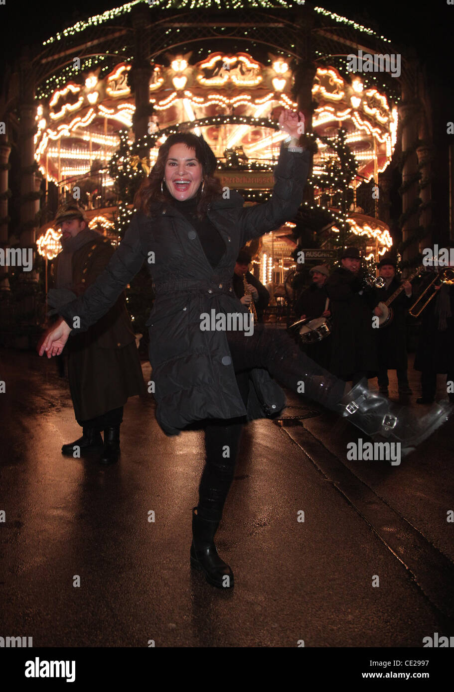 Gitta Saxx a "Ein wundervoller Winterabend' al Parco a tema Phantasialand. Bruehl, Germania - 10.12.2010 Foto Stock