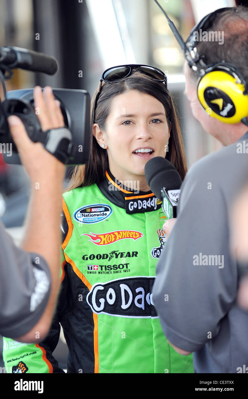 Danica Patrick appare durante la Ford 300 NASCAR gara di Homestead Miami Speedway. Homestead, Florida - USA 20.11.10 Foto Stock