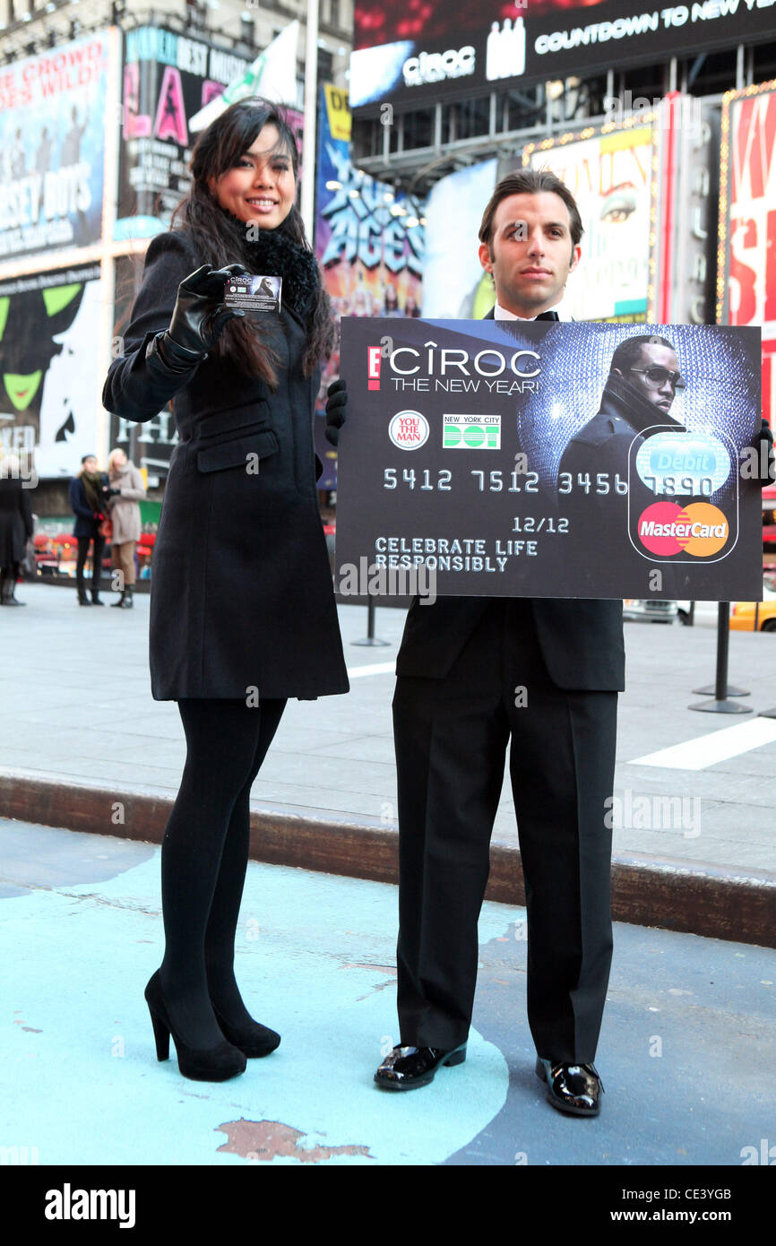 Ciroc pre-pagato le carte di debito Ciroc vodka, Sean Diddy '' pettini e E! Partner di intrattenimento con New York Department of Transportation, NYPD e NYC Taxi e Limousine Commissione per celebrare la città di migliaia di driver designato con una massiccia safe rides ini Foto Stock